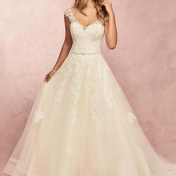 Dress - Picture 1 of 8